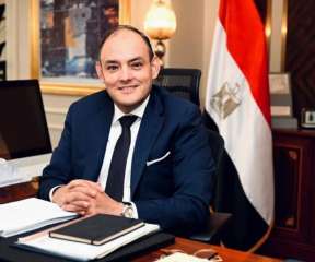 وزير التجارة والصناعة يتوجه لمدينة...