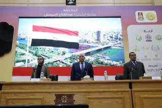 محافظ الوادي الجديد يترأس اجتماع...