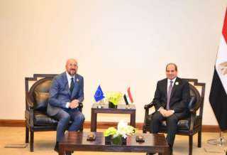 الرئيس السيسى يبحث مع رئيس...