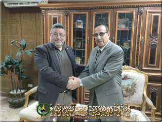 محافظ شمال سيناء يستقبل وفد...