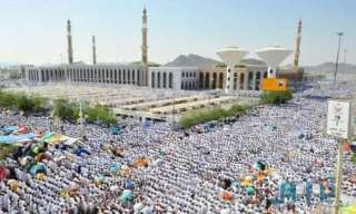 الحجاج يتوافدون على مسجد نمرة...