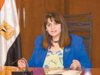 وزيرة الهجرة تتابع موقف الحجاج...