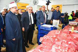 وزير الأوقاف يشهد انطلاق توزيع...