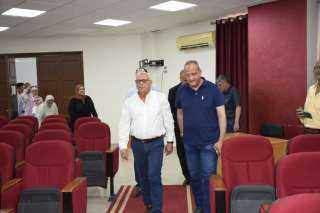 محافظ بورسعيد يتفقد ” غرفة...