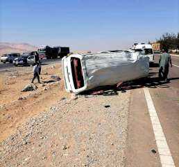 اصابة 14 شخصا بحادث انقلاب...
