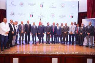 وزير الرياضة يشهد المؤتمر الصحفي...
