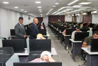 وزير النقل يتفقد أعمال امتحان...