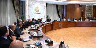 رئيس الوزراء يترأس اجتماع اللجنة...