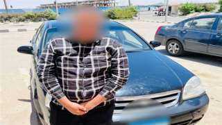 القبض على قائد سيارة لقيادة...