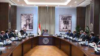 رئيس الوزراء يتابع الموقف التنفيذي...