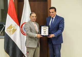 وزير الصحة يوجه بمراجعة عدد...
