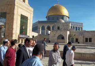 مستوطنون متطرفون يقتحمون المسجد الأقصى