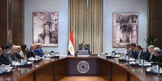 رئيس الوزراء يتابع موقف عمل...