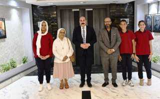 فى لمسة وفاء ورد للجميل...