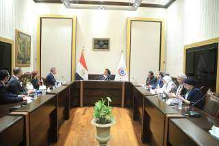وزير الصحة يستقبل ممثلي شركة...