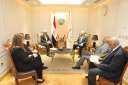 وزير النقل يستقبل السفير العراقي...