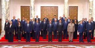 الحكومة المصرية الجديدة تؤدي اليمين...