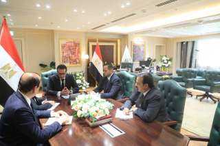 وزير الصحة يجتمع بنوابه الثلاثة...
