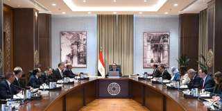 رئيس الوزراء يتابع إجراءات حل...