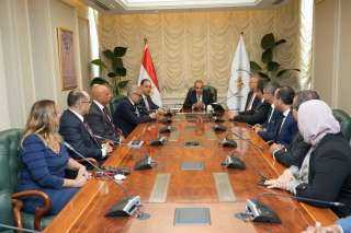‏‎وزير الخارجية والهجرة وشئون المصريين...