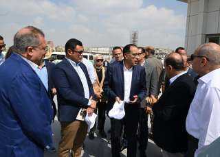 رئيس الوزراء يتفقد عددا من...