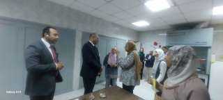 زيارة مفاجأة لوزير العمل في...
