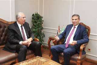 وزير الزراعة يستقبل السيد القصير...