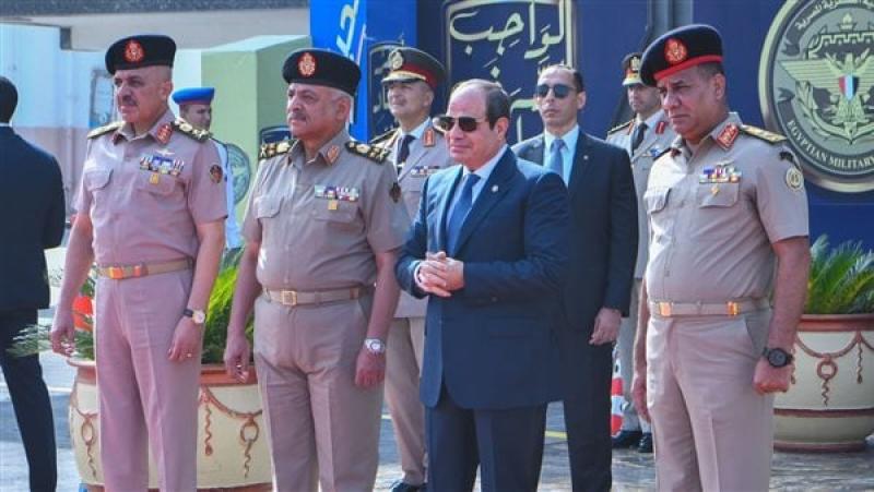 تفقد الرئيس السيسي الأكاديمية العسكرية المصرية