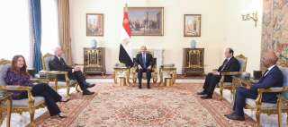 الرئيس   السيسي يستقبل...