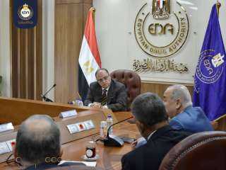 رئيس هيئة الدواء يبحث مع...