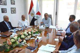 وزير قطاع الأعمال العام يجتمع...