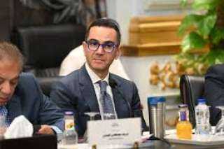 وزير الاستثمار بمنتدى رجال الأعمال...