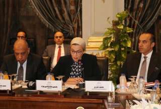 وزيرة البيئة تستعرض نجاحات الملف...