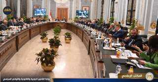 وزير الشئون النيابية والقانونية والتواصل...