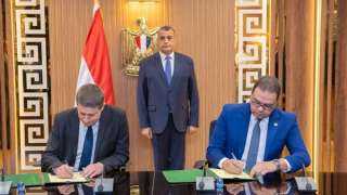 وزير الدولة للإنتاج الحربي يشهد...