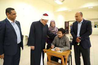 رئيس جامعة الأزهر يحث طلاب...