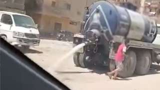 ضبط المتهم بفيديو تفريغ مياه...