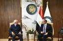 وزير البترول يتابع الموقف التنفيذي...