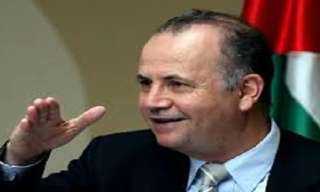 رئيس وزراء فلسطين يبحث مع...