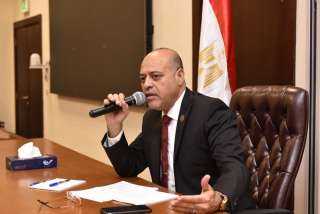 القاهرة تواصل حصر وتسجيل عمالة...
