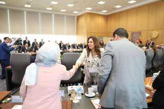 وزيرة التنمية المحلية تفتتح ورشة...