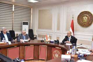 وزير العمل يترأس مجلس إدارة...