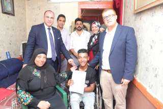 وزير العمل يتواصل مع مواطن...