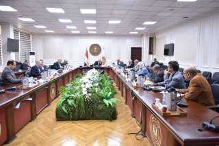 وزارة العمل: 222 مليون و200...