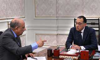 رئيس الوزراء يستعرض مع وزير...