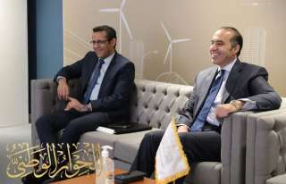 نقيب الصحفيين يشارك فى جلسة...