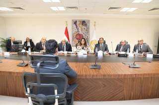 اللجنة العليا للقيادات بالتنمية المحلية...
