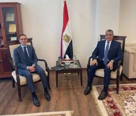 وزير الإنتاج الحربى يلتقى ...