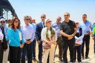‏وزيرتا البيئة والتنمية المحلية ...
