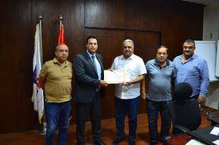 رئيس مجلس إدارة شركة الخدمات...